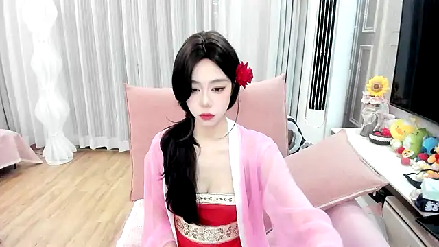 jolie 33 online show from 03.26.26