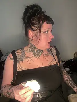 Snapshot of InkMaleficent chatting on 04.14.26 InkMaleficent online show from 04.14.26