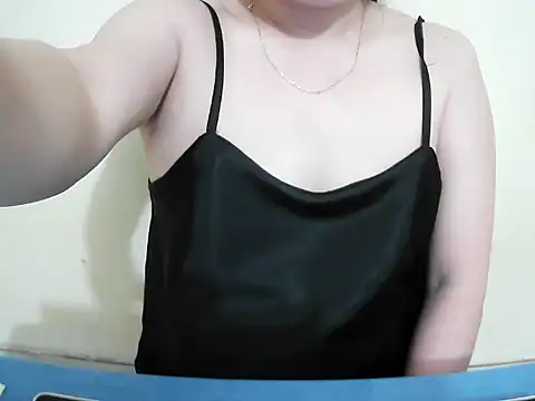 Snapshot of lusa_baby chatting on 03.23.26 lusa baby online show from 03.23.26