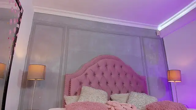 Snapshot of Mia_Culpa chatting on 03.31.26 Mia Culpa online show from 03.31.26