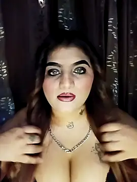 Sanaya Gil online show from 04.01.26