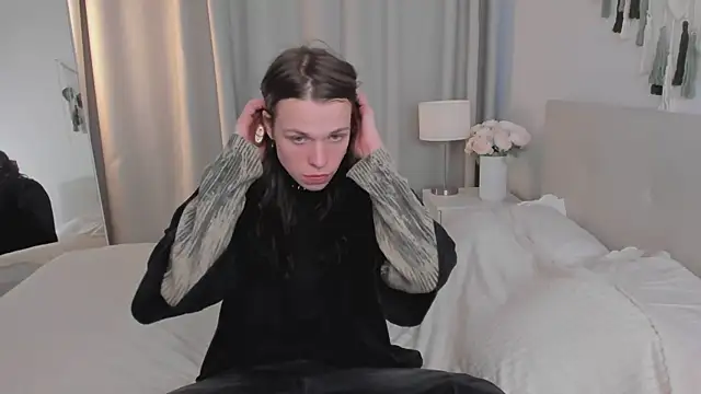 Snapshot of Louis_Hayes chatting on 04.09.26 Louis Hayes online show from 04.09.26