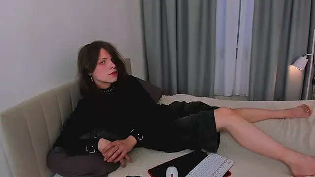 Snapshot of Louis_Hayes chatting on 04.12.26 Louis Hayes online show from 04.12.26