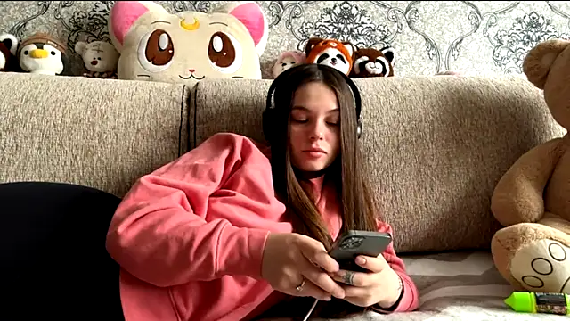 ThedaStrevell online show from 03.27.26