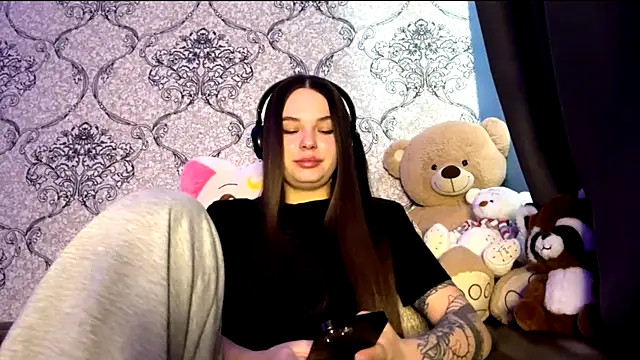 ThedaStrevell online show from 03.29.26