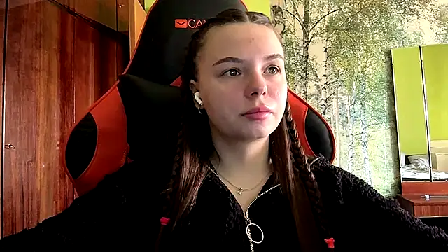 ThedaStrevell online show from 03.31.26