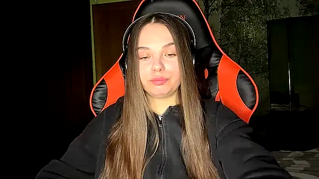 ThedaStrevell online show from 04.04.26