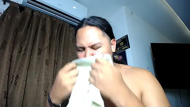 Junaiker roa1 online show from 04.07.26