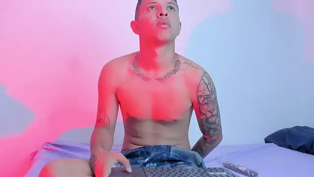 LatinsGuys2026 online show from 04.11.26