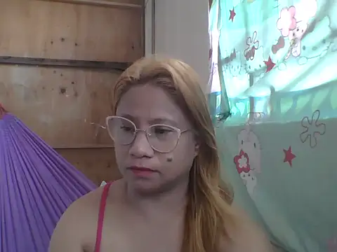 PinayChristine online show from 04.10.26