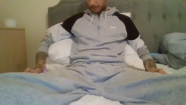 feetlovrr94 online show from 04.13.26