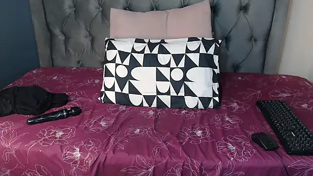 Cybil Hearts online show from 04.05.26