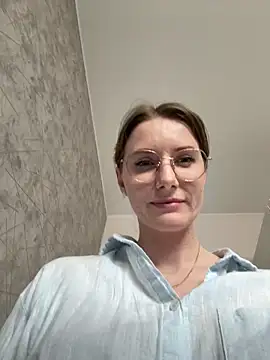 FReyja 44 online show from 04.15.26