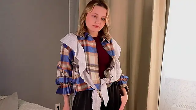 LorriMonz online show from 04.01.26