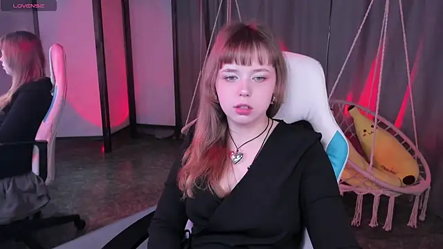 LeonaHicks online show from 04.12.26