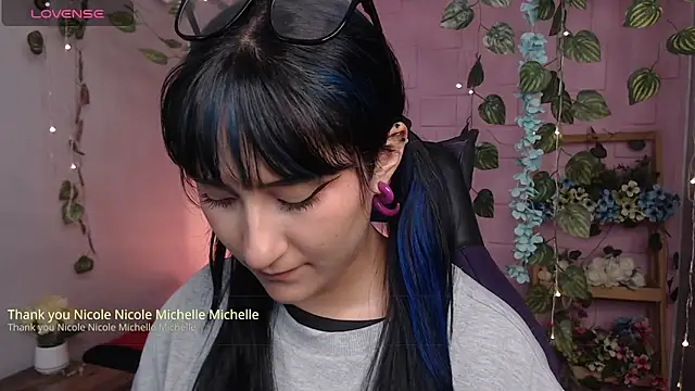 eyes moonn online show from 04.11.26