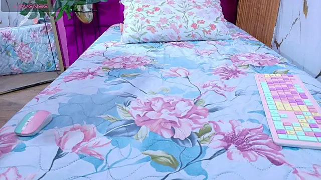 skinnyindiansluttt online show from 03.31.26