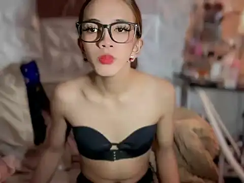 Leijona Milker online show from 04.08.26