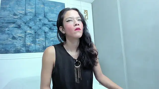 LunaWarner18 online show from 03.31.26