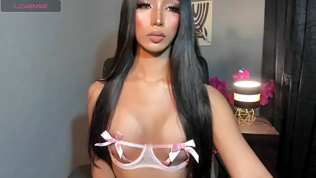 Snapshot of xEllaineCumsLotx chatting on 04.06.26 xEllaineCumsLotx online show from 04.06.26