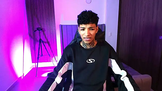 im Usuga online show from 04.06.26