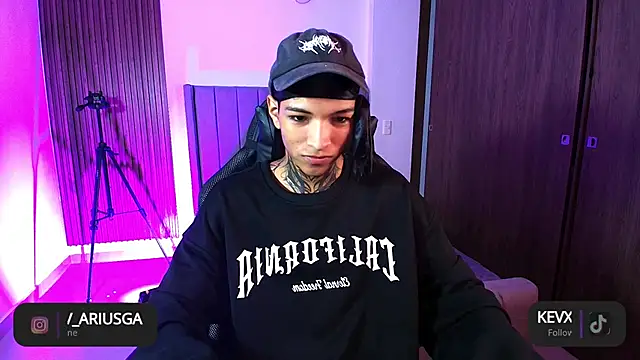 im Usuga online show from 04.07.26