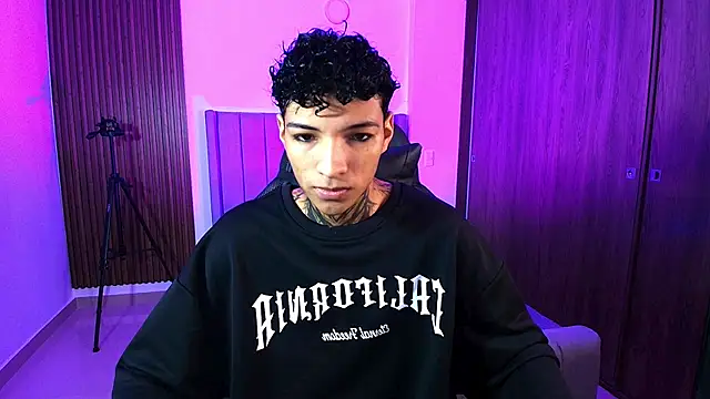 im Usuga online show from 04.10.26