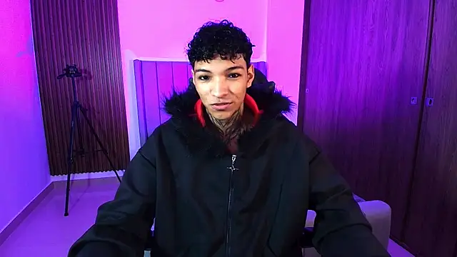 im Usuga online show from 04.13.26