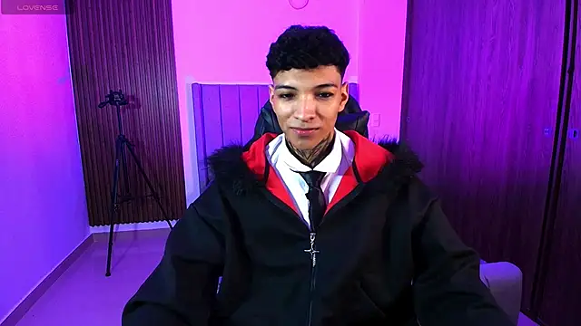 im Usuga online show from 04.14.26