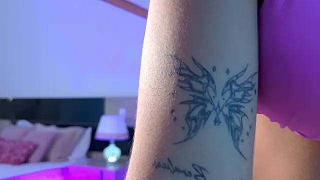 Snapshot of LindaBenetti chatting on 03.30.26 LindaBenetti online show from 03.30.26