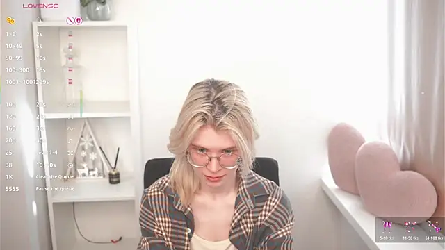 CarleySuski online show from 04.14.26