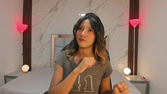 EsperanzaMora online show from 04.15.26