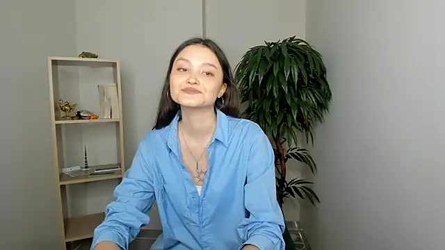 GussieGoold online show from 03.24.26