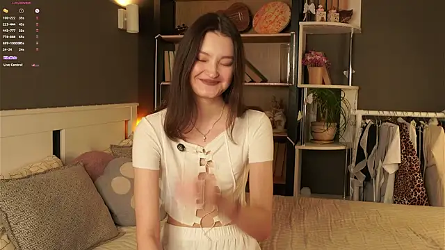 GussieGoold online show from 04.06.26