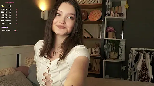 GussieGoold online show from 04.08.26