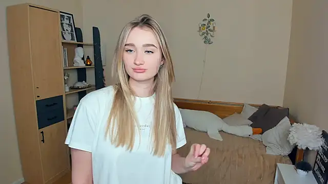 VioletteClaire online show from 04.18.26