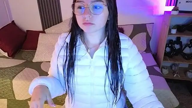 Snapshot of Evelyn_Liss chatting on 04.16.26 Evelyn Liss online show from 04.16.26