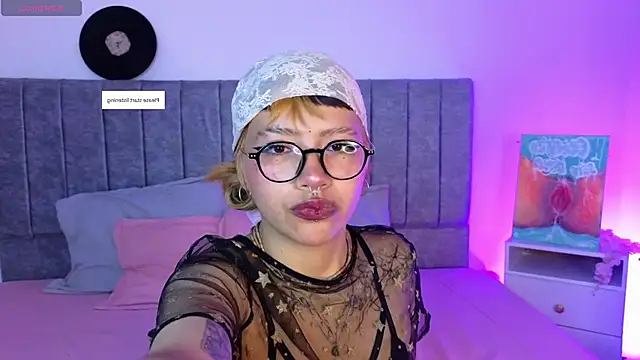 Luna Blooms online show from 03.27.26