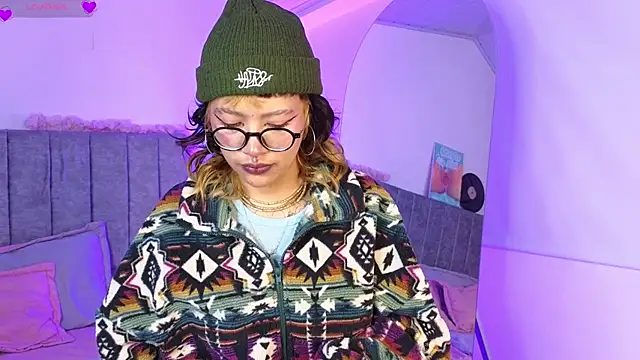 Luna Blooms online show from 04.01.26