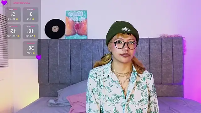 Luna Blooms online show from 04.11.26