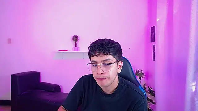 maax 18 online show from 04.07.26