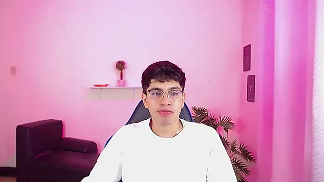 maax 18 online show from 04.08.26