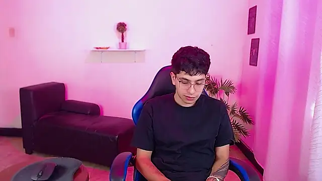 maax 18 online show from 04.10.26