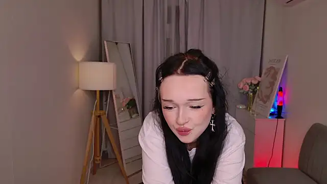 Flora Ray online show from 03.25.26