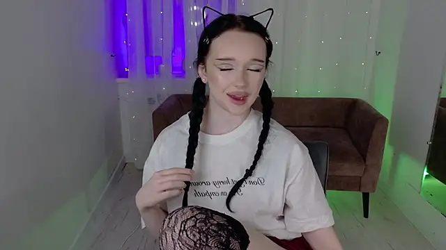 Flora Ray online show from 03.28.26