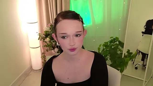 Flora Ray online show from 04.01.26