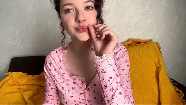 GIowySlava online show from 04.18.26