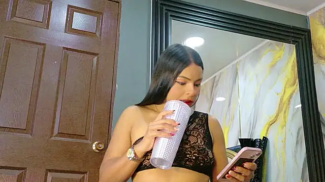 Snapshot of LindaFrancoo chatting on 04.11.26 LindaFrancoo online show from 04.11.26