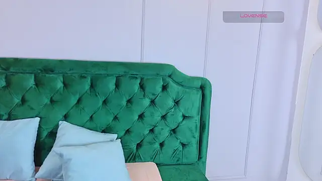 lilyrouses online show from 04.16.26