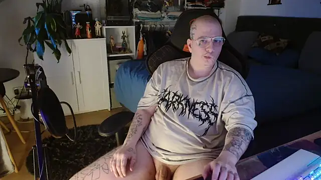 Snapshot of Oderwattboy chatting on 03.24.26 Oderwattboy online show from 03.24.26